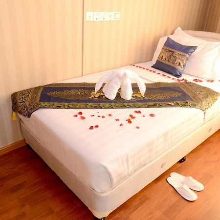 Royal Naung Yoe Hotel Mandalay Exterior photo