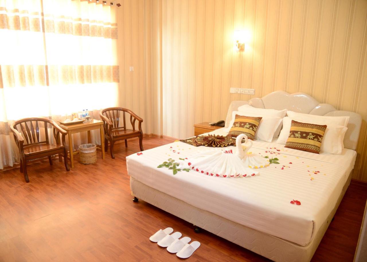 Royal Naung Yoe Hotel Mandalay Exterior photo